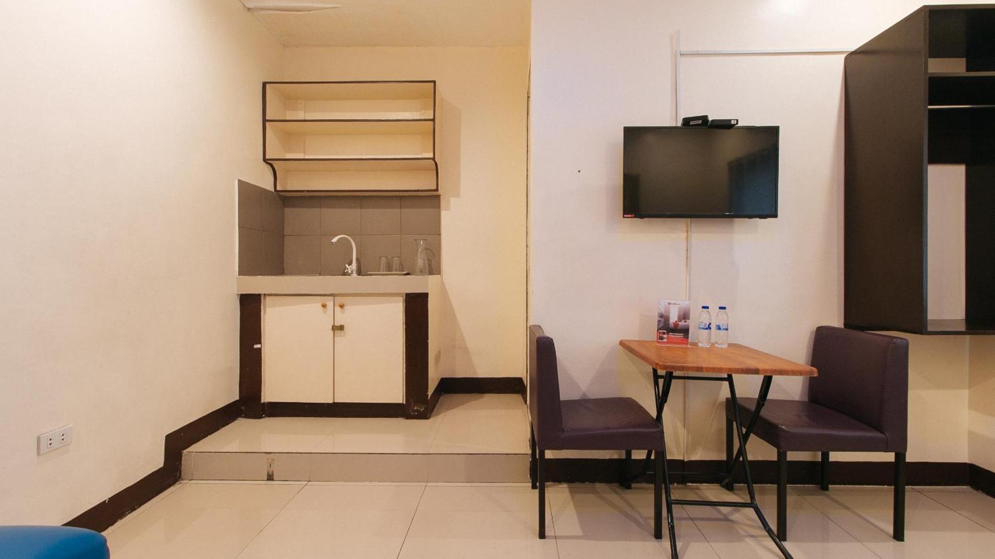 Reddoorz At V-Cat Apartelle Sampaloc Manille Extérieur photo