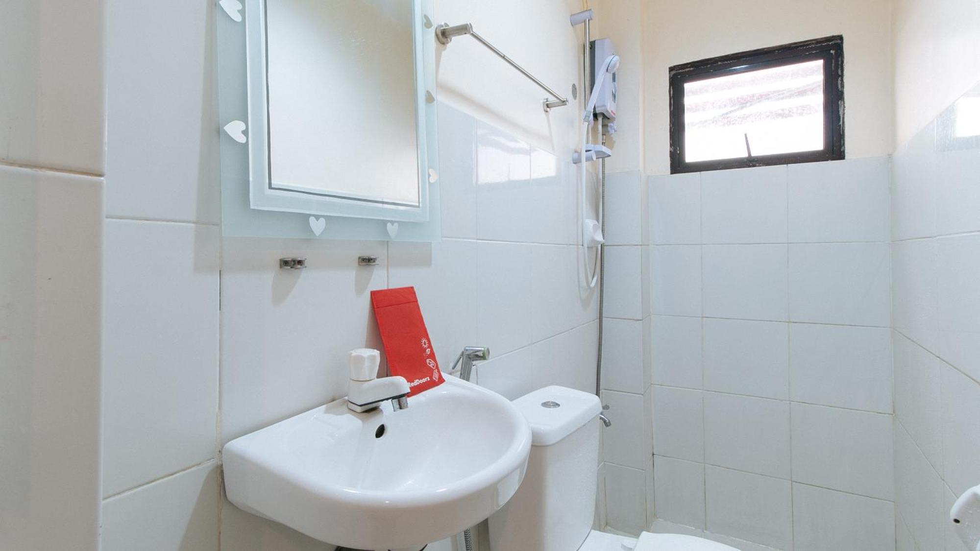 Reddoorz At V-Cat Apartelle Sampaloc Manille Extérieur photo