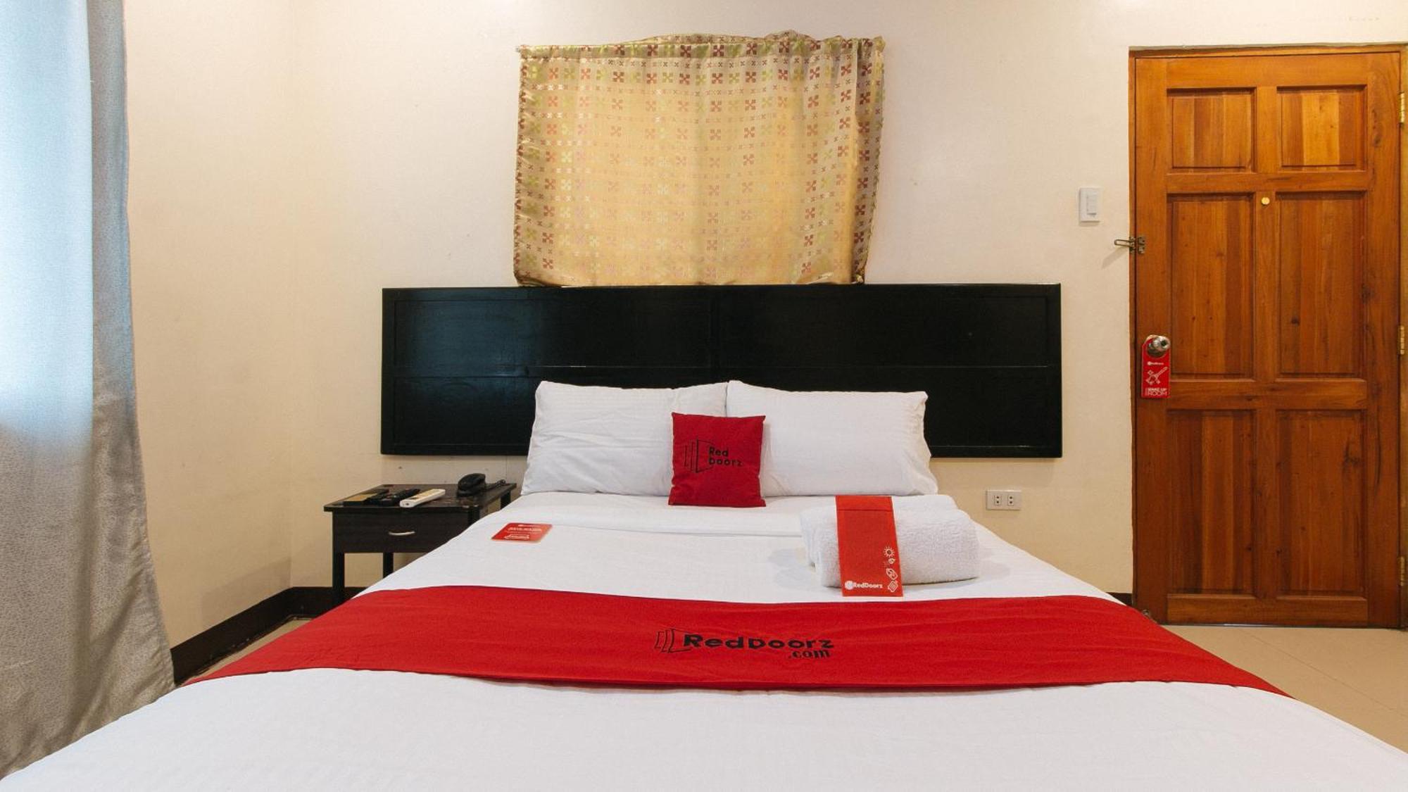 Reddoorz At V-Cat Apartelle Sampaloc Manille Extérieur photo