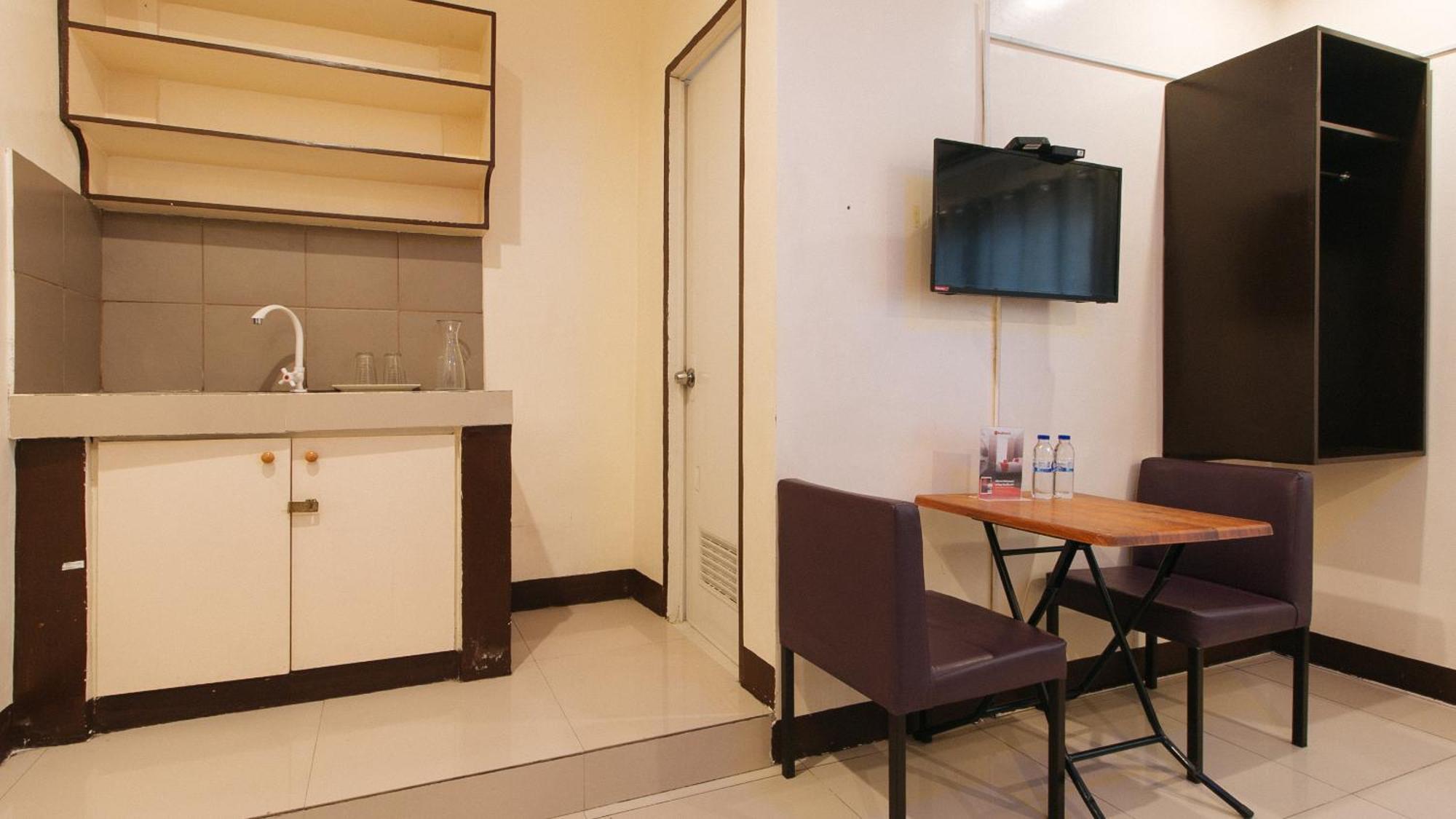 Reddoorz At V-Cat Apartelle Sampaloc Manille Extérieur photo
