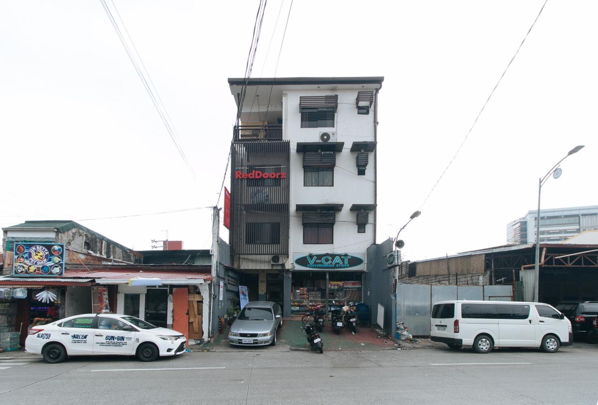 Reddoorz At V-Cat Apartelle Sampaloc Manille Extérieur photo